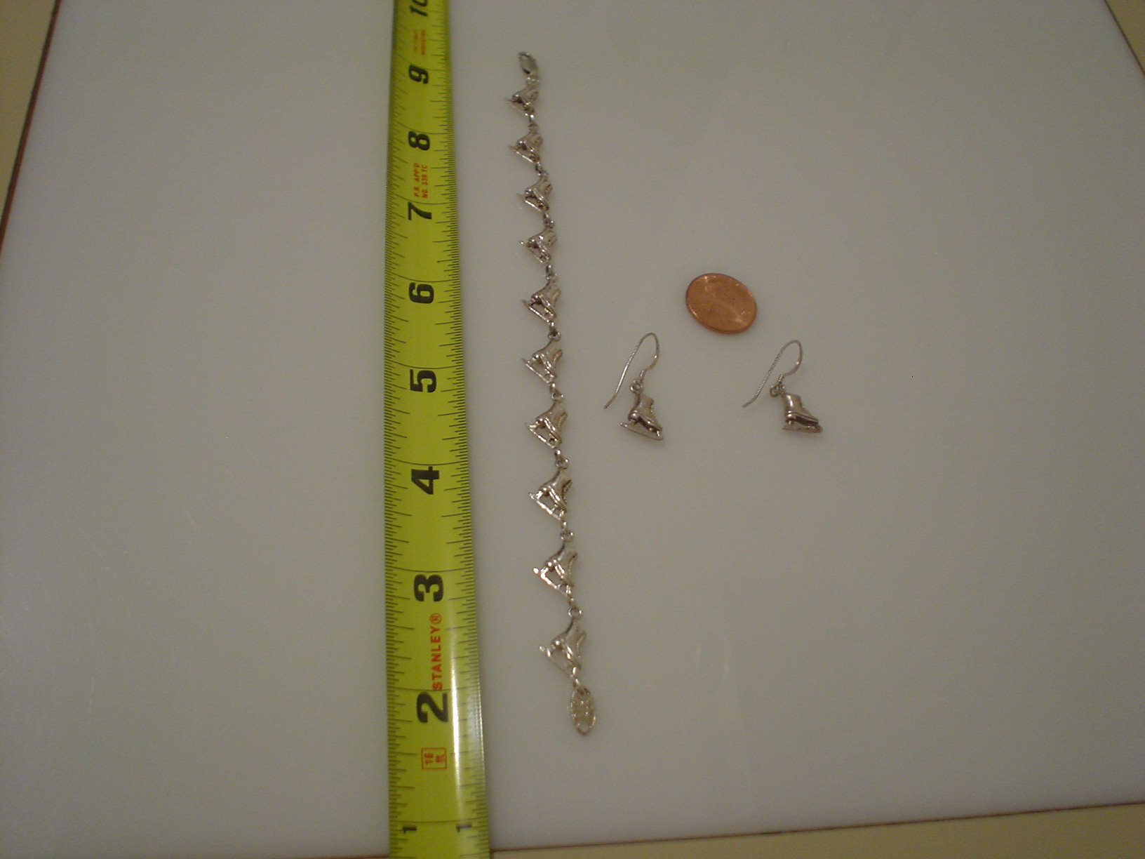 skates with ruler
